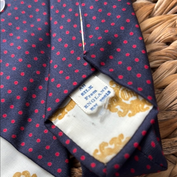 Chipp silk tie made in England navy with red polka dots - Picture 3 of 6
